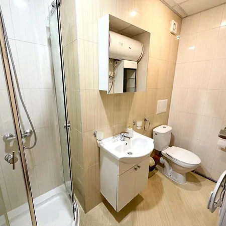 Orient Apartment *
